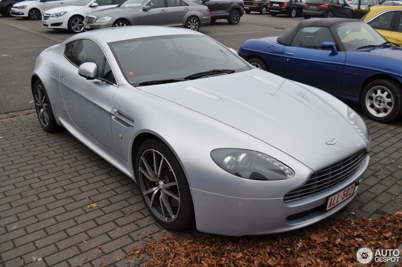 Aston Martin V8 Vantage