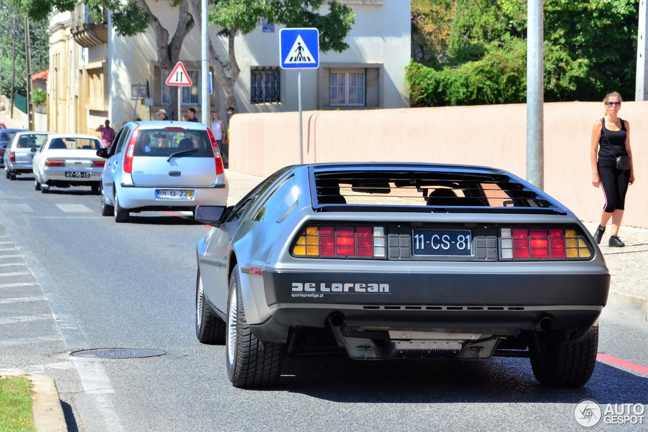 DeLorean DMC-12