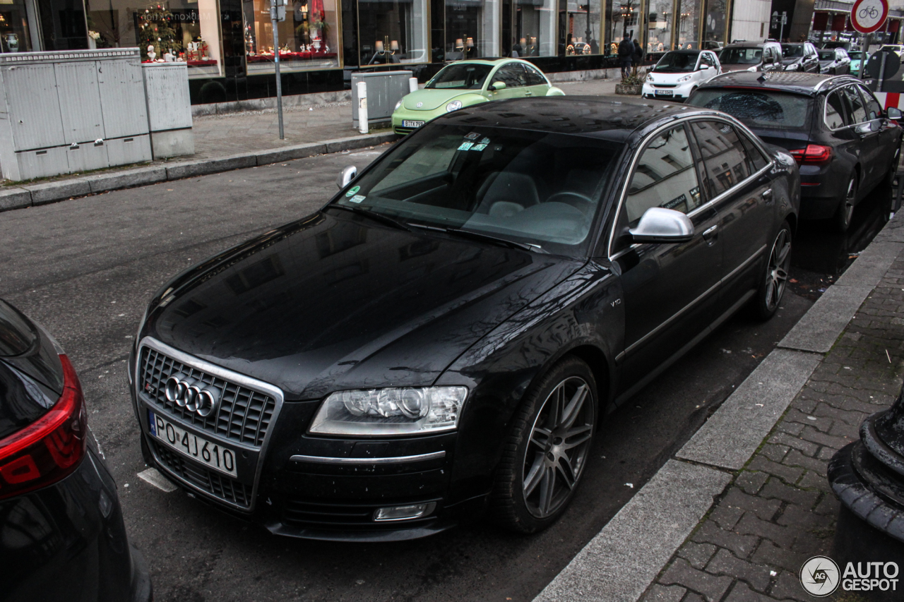 Audi S8 D3