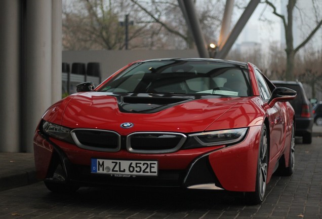 BMW i8 Protonic Red Edition