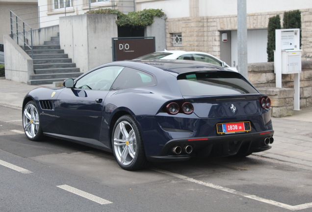 Ferrari GTC4Lusso