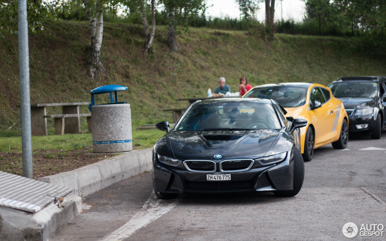 BMW i8