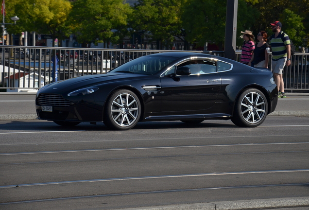 Aston Martin V8 Vantage S