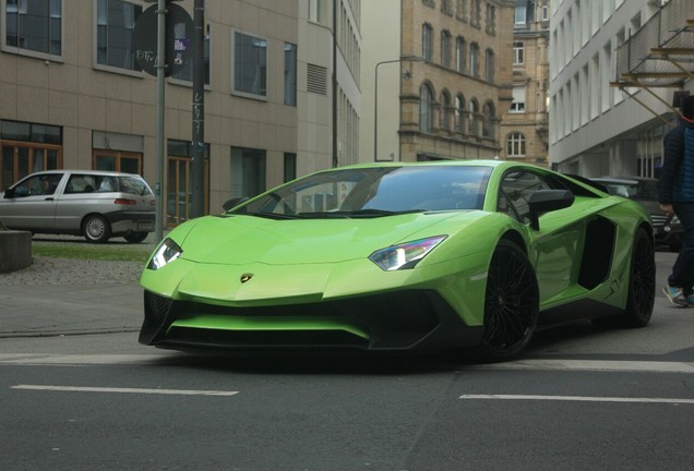 Lamborghini Aventador LP750-4 SuperVeloce