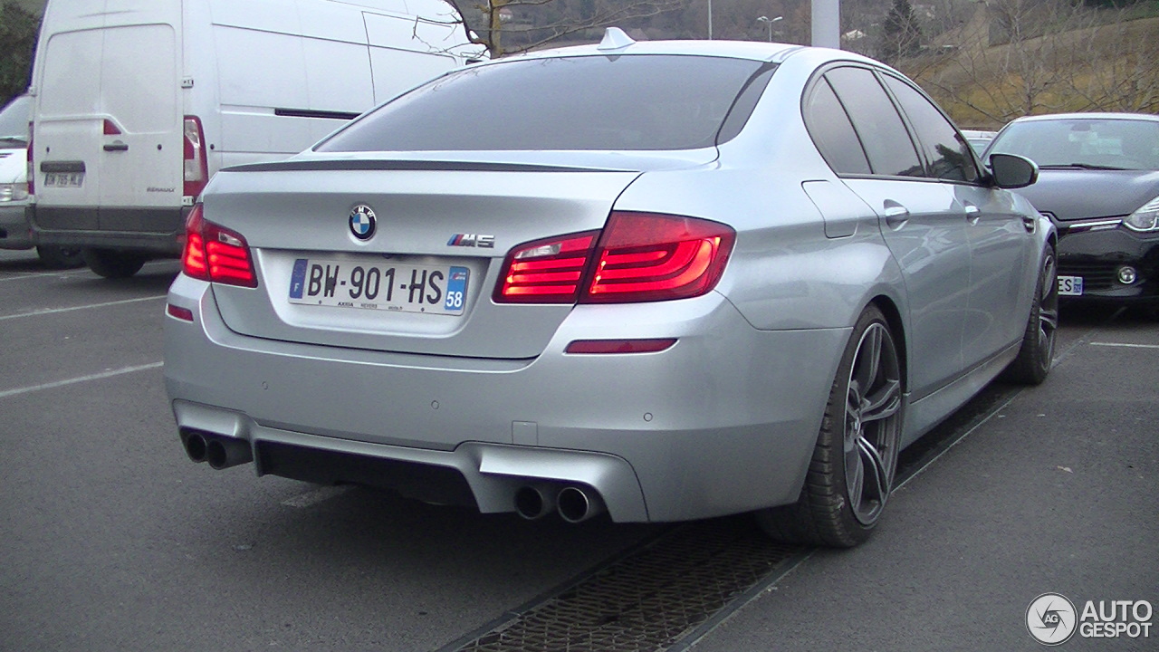 BMW M5 F10 2011