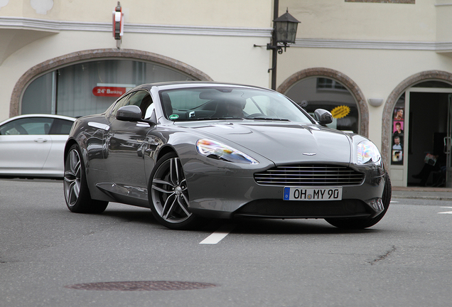 Aston Martin DB9 2013