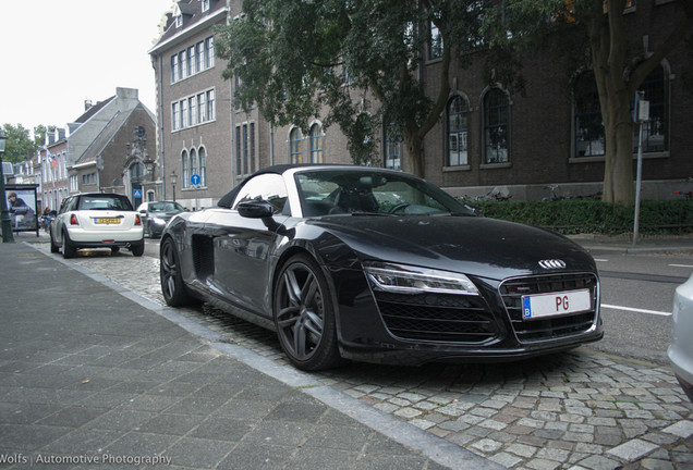 Audi R8 V8 Spyder 2013