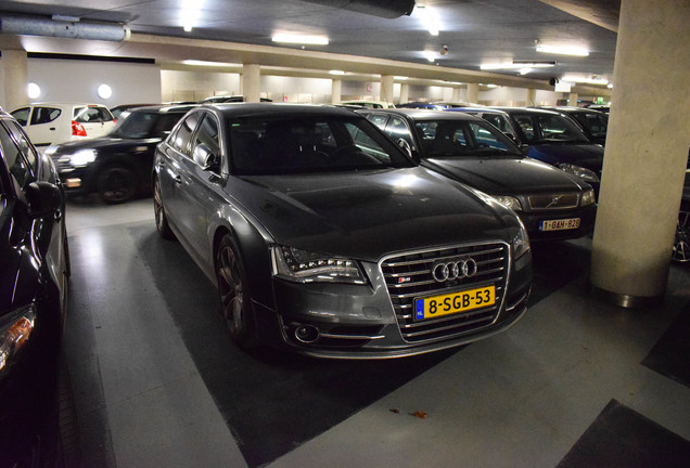 Audi S8 D4