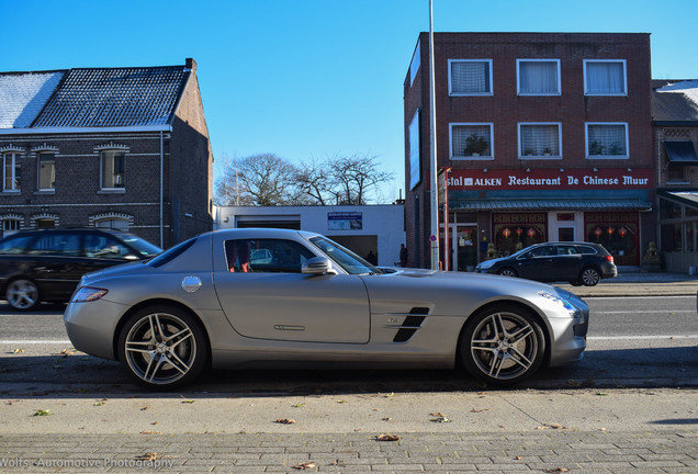 Mercedes-Benz SLS AMG