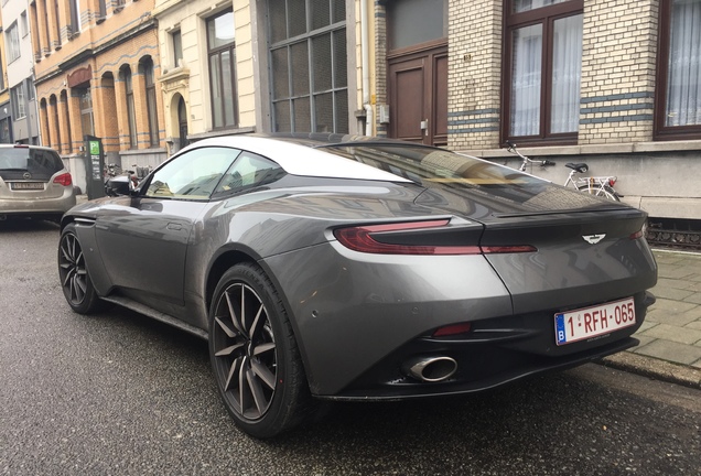 Aston Martin DB11