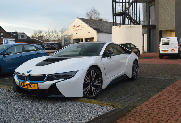 BMW i8