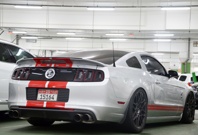 Ford Mustang Shelby GT500 2013