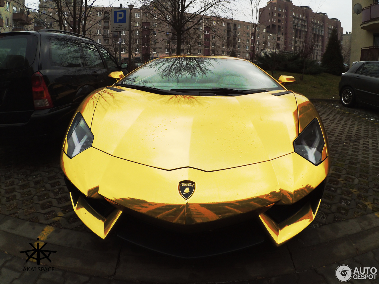 Lamborghini Aventador LP700-4 Roadster