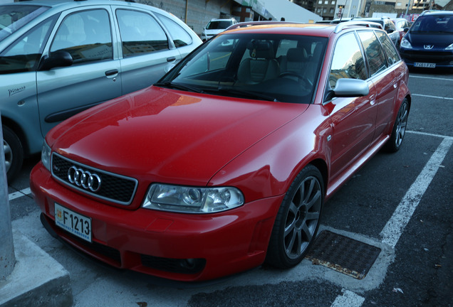 Audi RS4 Avant B5