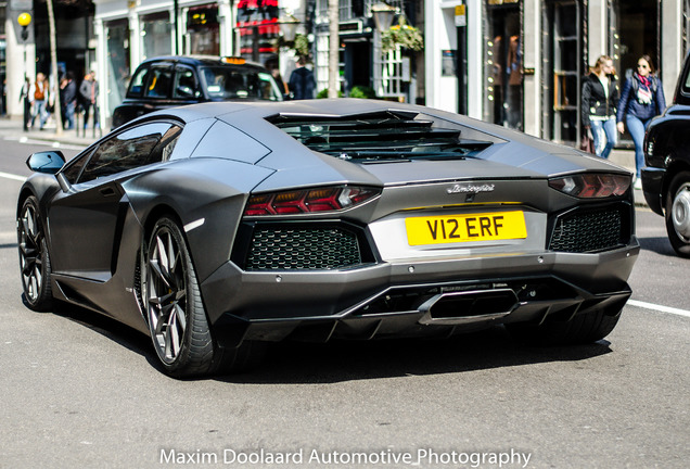 Lamborghini Aventador LP700-4