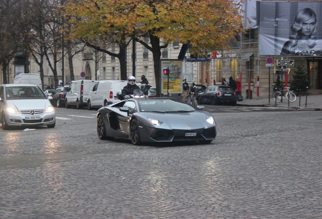 Lamborghini Aventador LP700-4 Roadster