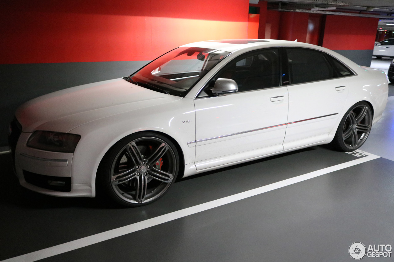 Audi S8 D3