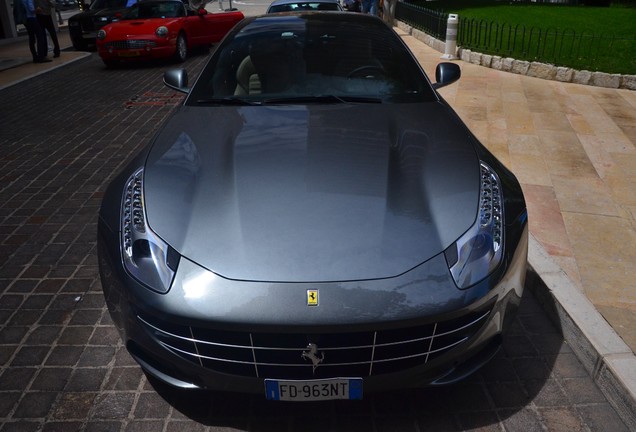 Ferrari FF