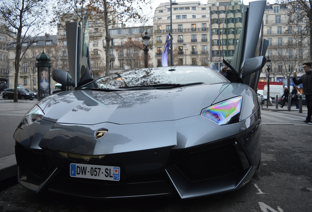 Lamborghini Aventador LP700-4 Roadster