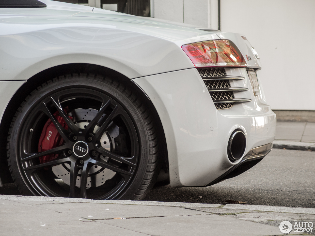 Audi R8 V8 Spyder 2013