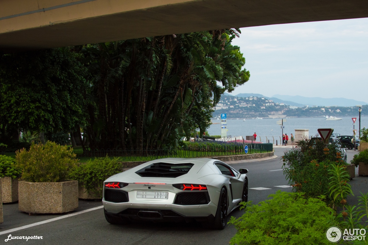 Lamborghini Aventador LP700-4