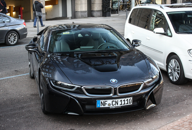 BMW i8