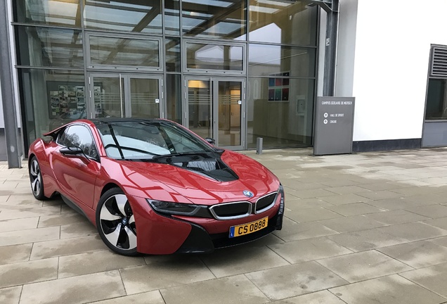 BMW i8 Protonic Red Edition