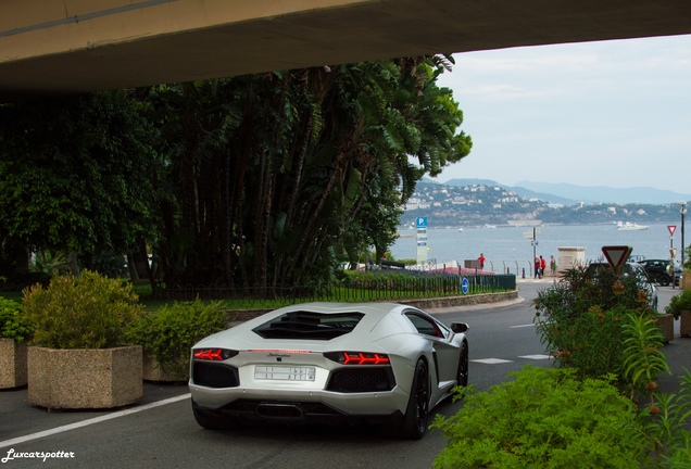 Lamborghini Aventador LP700-4