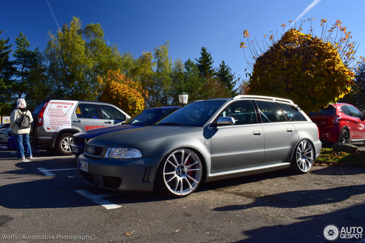 Audi RS4 Avant B5