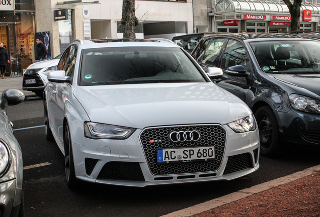 Audi RS4 Avant B8