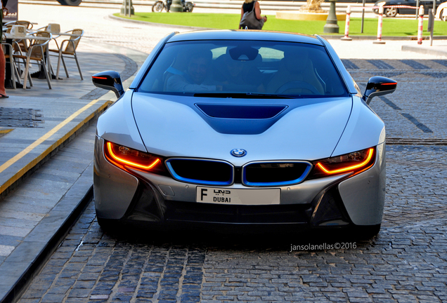 BMW i8