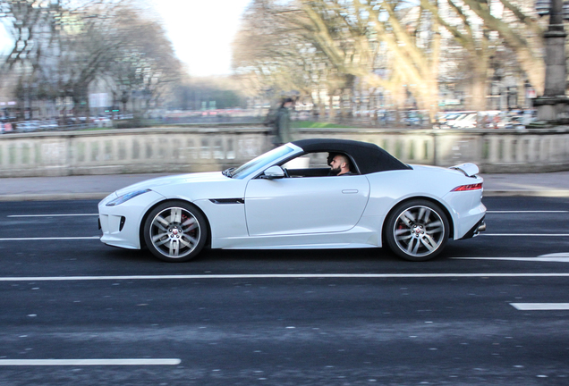 Jaguar F-TYPE R AWD Convertible