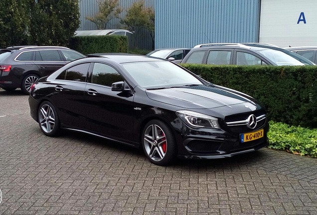 Mercedes-Benz CLA 45 AMG C117