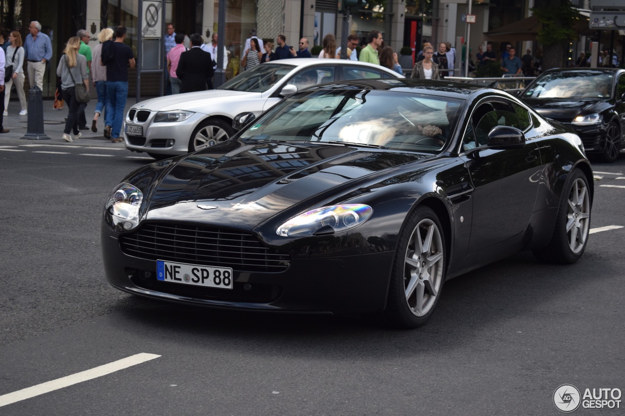 Aston Martin V8 Vantage