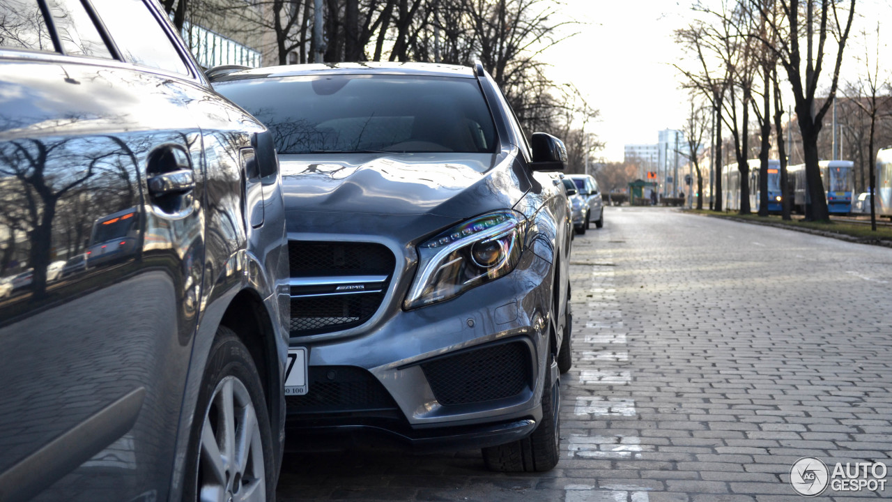 Mercedes-AMG GLA 45 X156