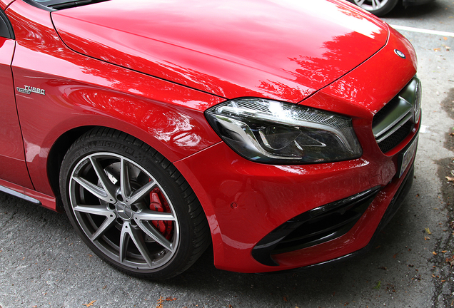 Mercedes-AMG A 45 W176 2015