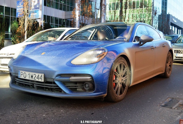 Porsche 971 Panamera Turbo