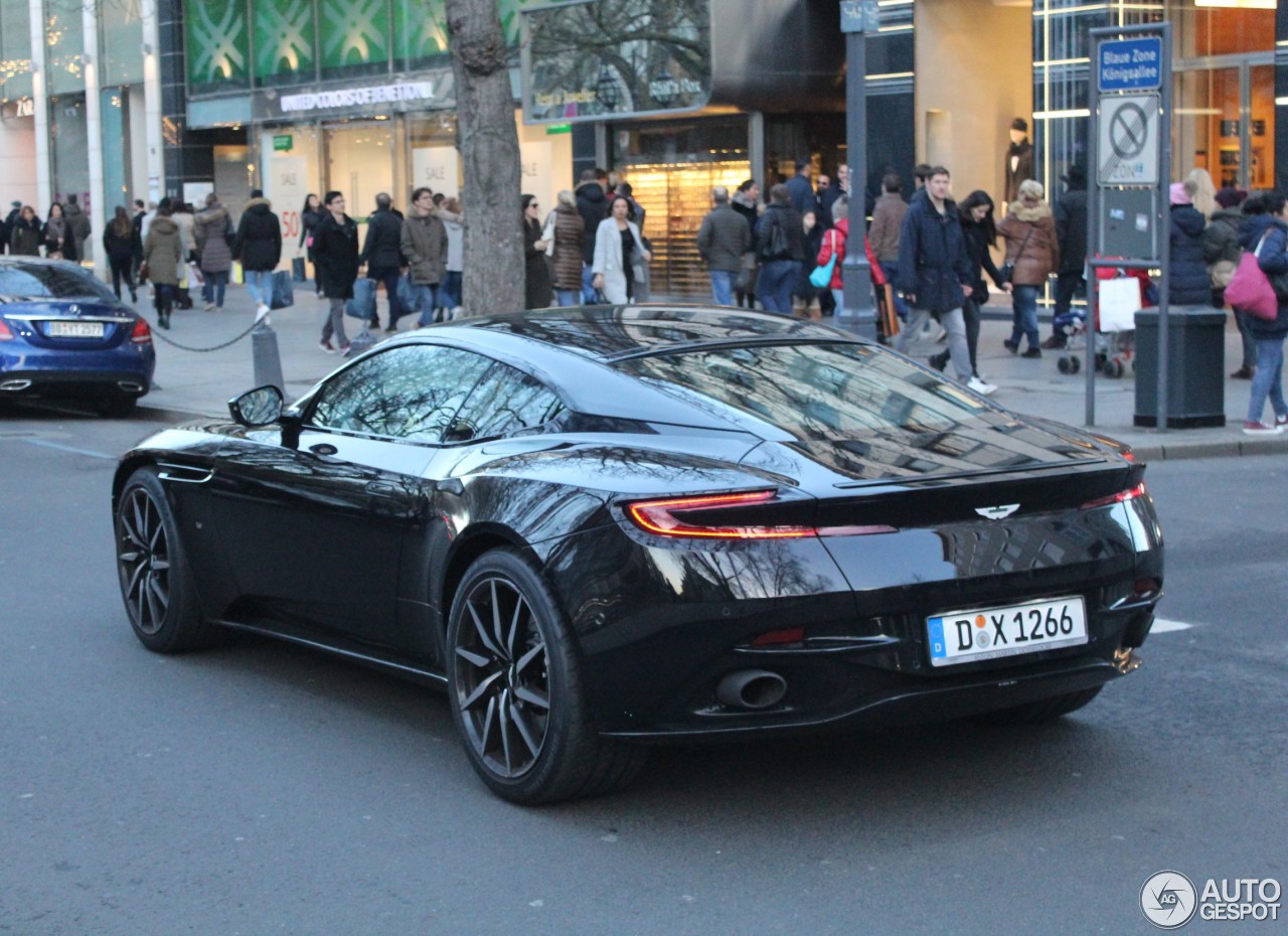 Aston Martin DB11