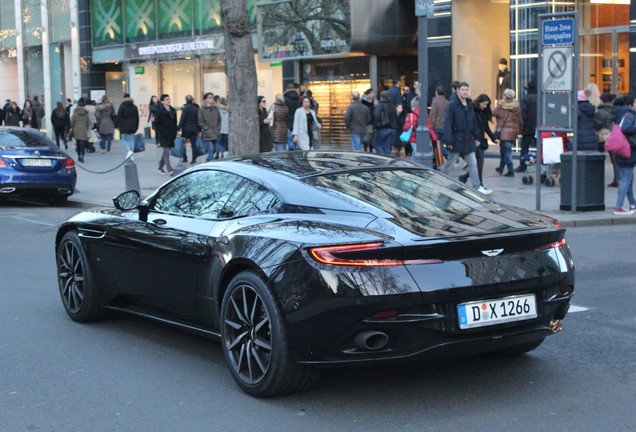 Aston Martin DB11