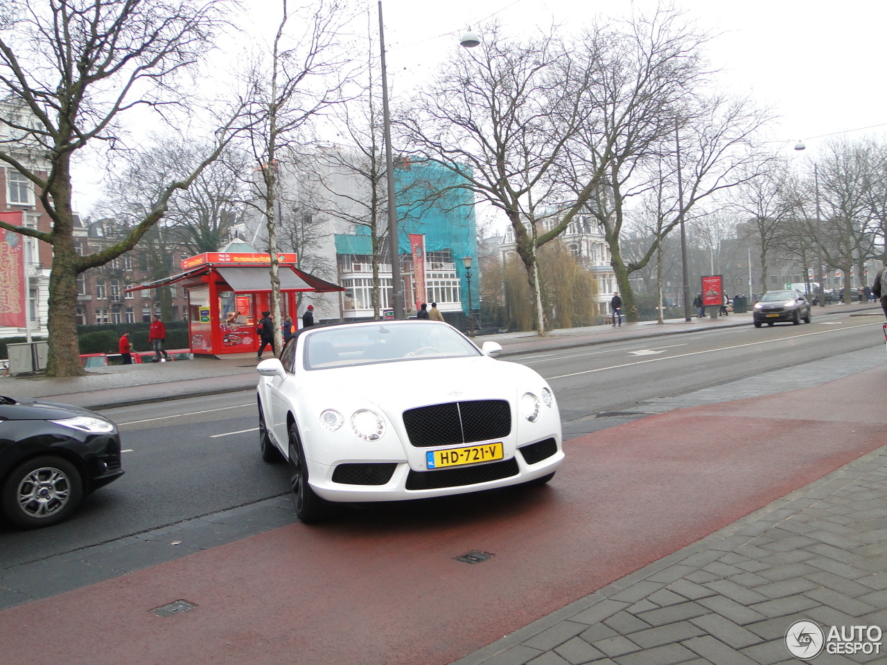 Bentley Continental GTC V8