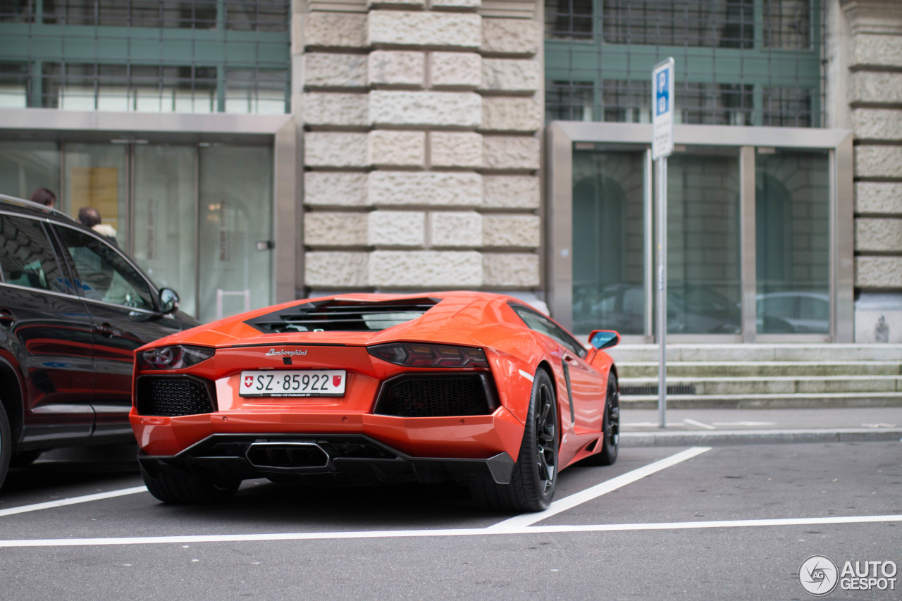 Lamborghini Aventador LP700-4