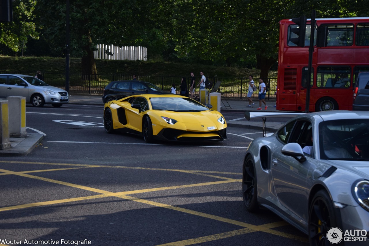 Lamborghini Aventador LP750-4 SuperVeloce