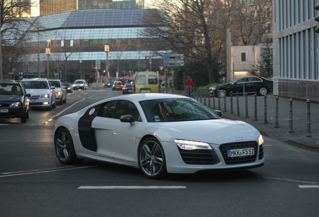 Audi R8 V10 Plus 2013