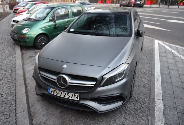 Mercedes-AMG A 45 W176 2015