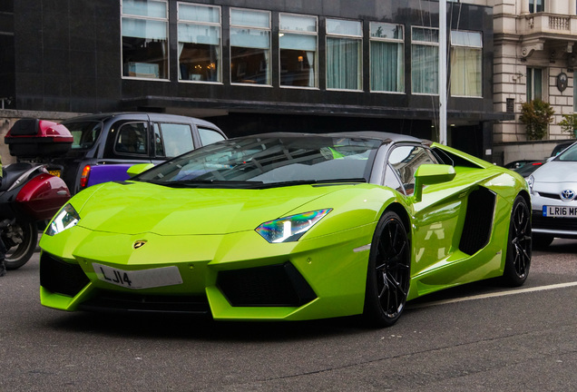 Lamborghini Aventador LP700-4 Roadster