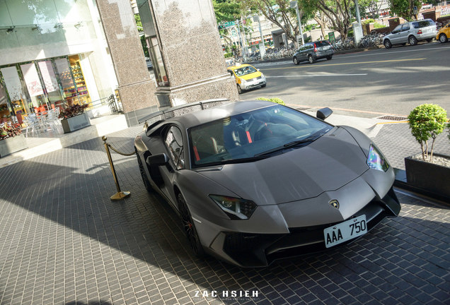 Lamborghini Aventador LP750-4 SuperVeloce