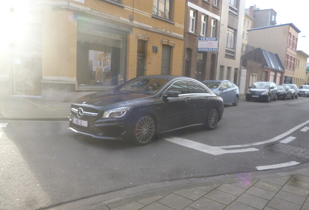 Mercedes-Benz CLA 45 AMG C117