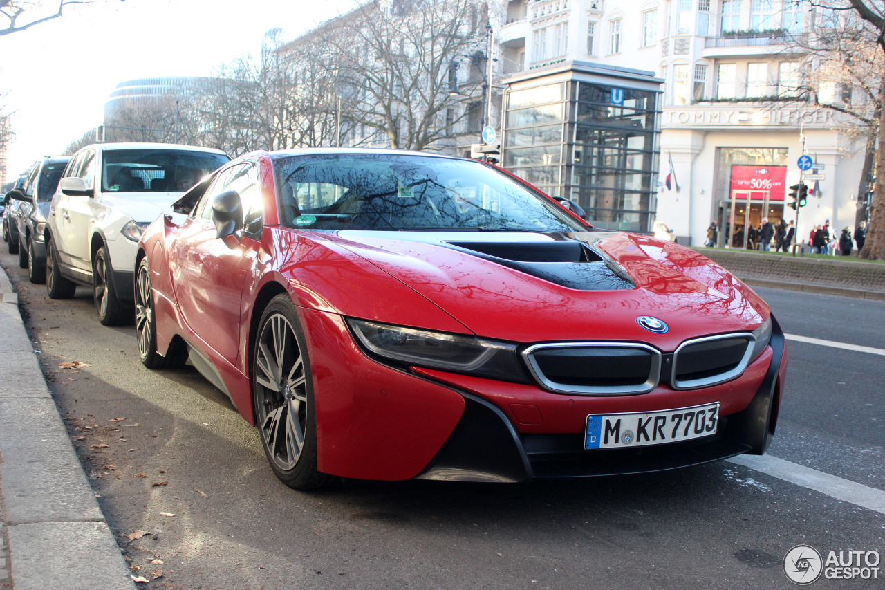 BMW i8 Protonic Red Edition