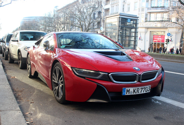 BMW i8 Protonic Red Edition