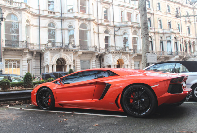 Lamborghini Aventador LP700-4